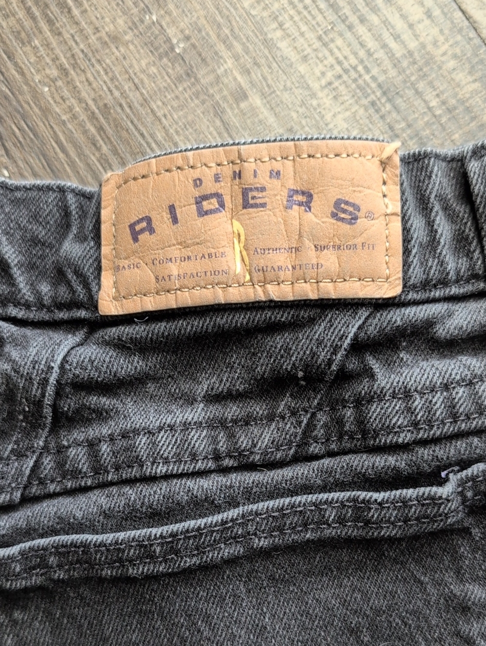Vintage Riders High Rise Black Shorts Size 10 Medium - Picture 4 of 4
